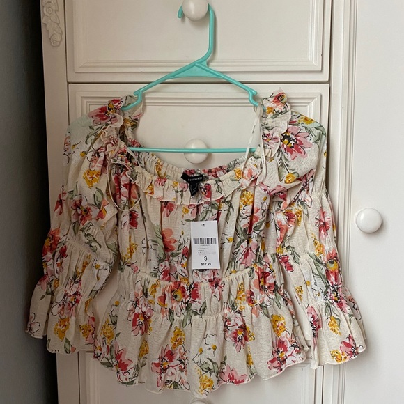 Forever 21 Tops - BNWT Forever 21 floral blouse